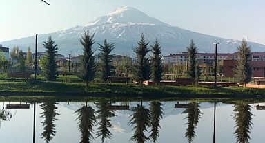 Iğdır'ın değişik yerlerinden Ağrı Dağı