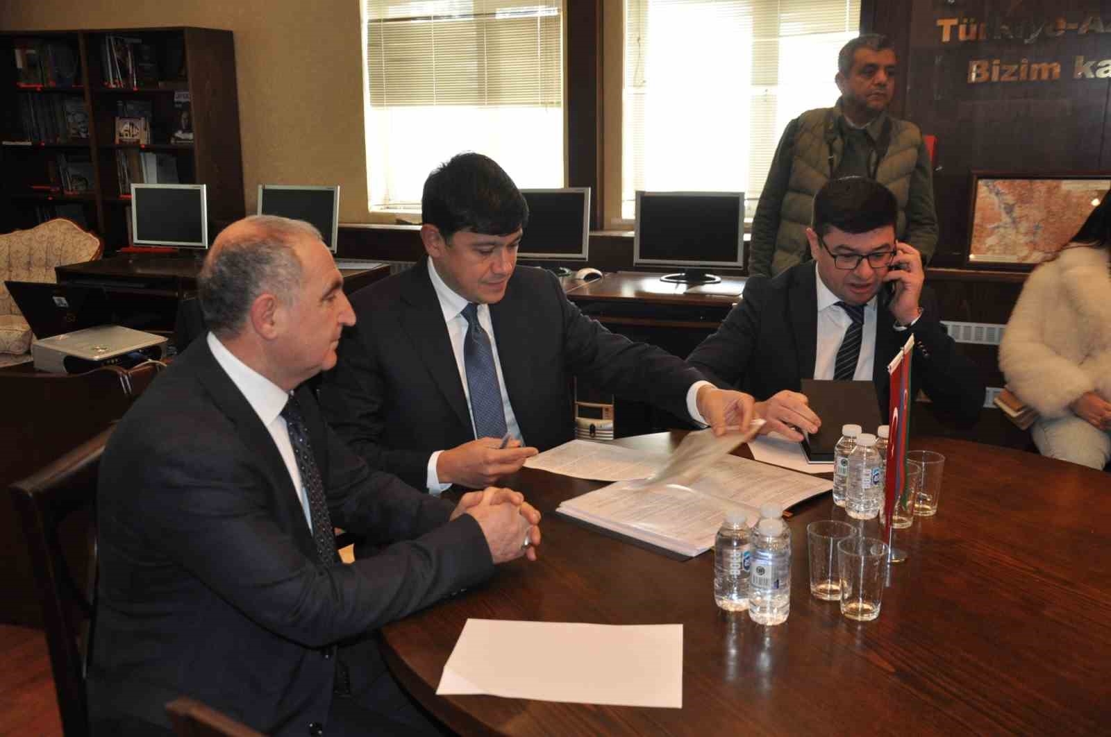 2025/01/azerbaycan-devlet-diaspora-komitesi-baskani-fuad-muradov-karsta-20250119AW37-1.jpg