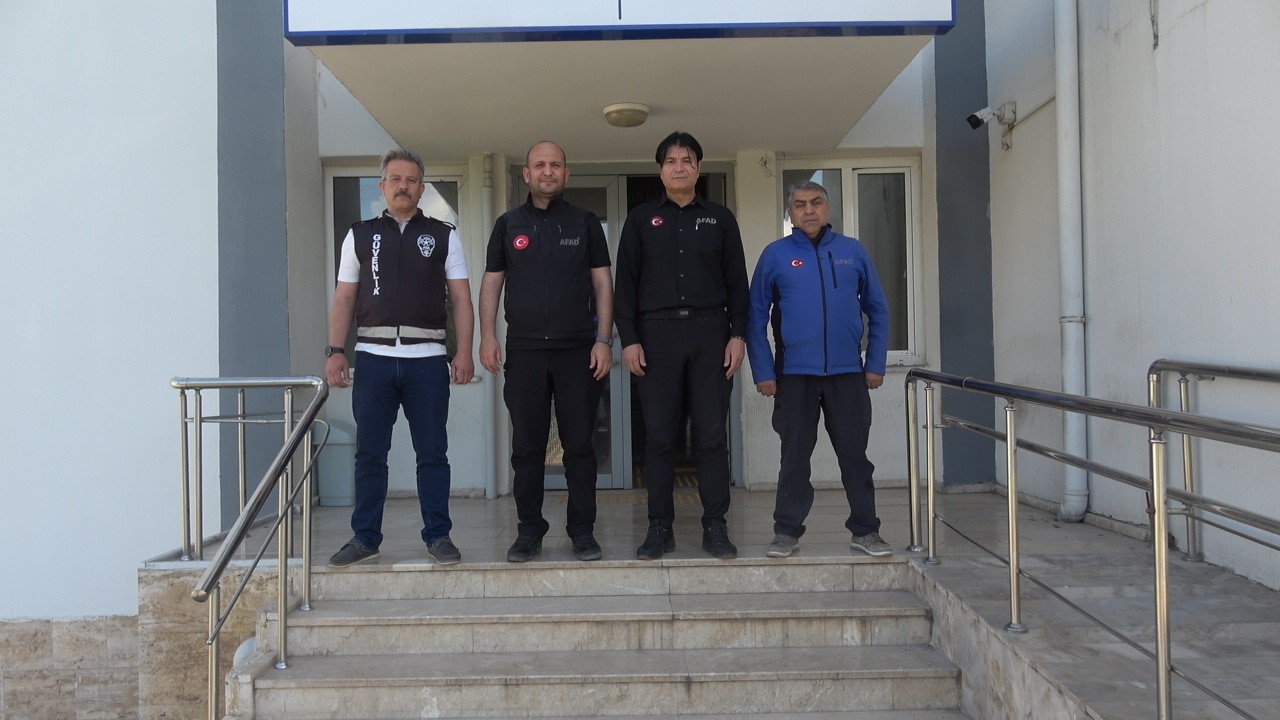 2025/04/kilis-afaddan-deprem-uyarisi-panik-yapmayin-cok-kapan-tutun-ve-guvenli-alanlara-yonelin-20250429AW44-1.jpg