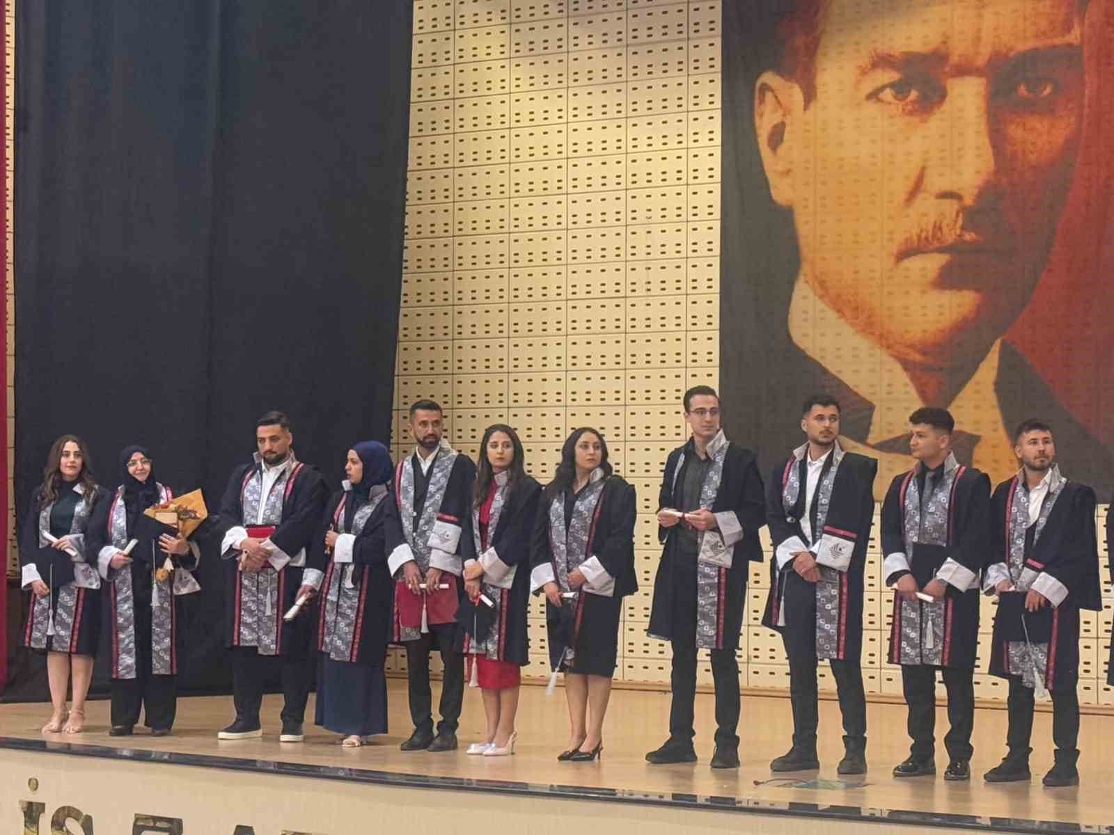 2025/05/55-yasindaki-kadin-egitim-askiyla-herkese-ornek-oluyor-20250529AW46-1.jpg