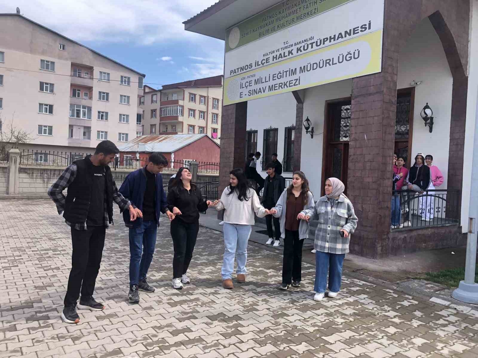 2025/05/agrida-ogrenciler-hidirellezi-kutladi-20250507AW44-1.jpg