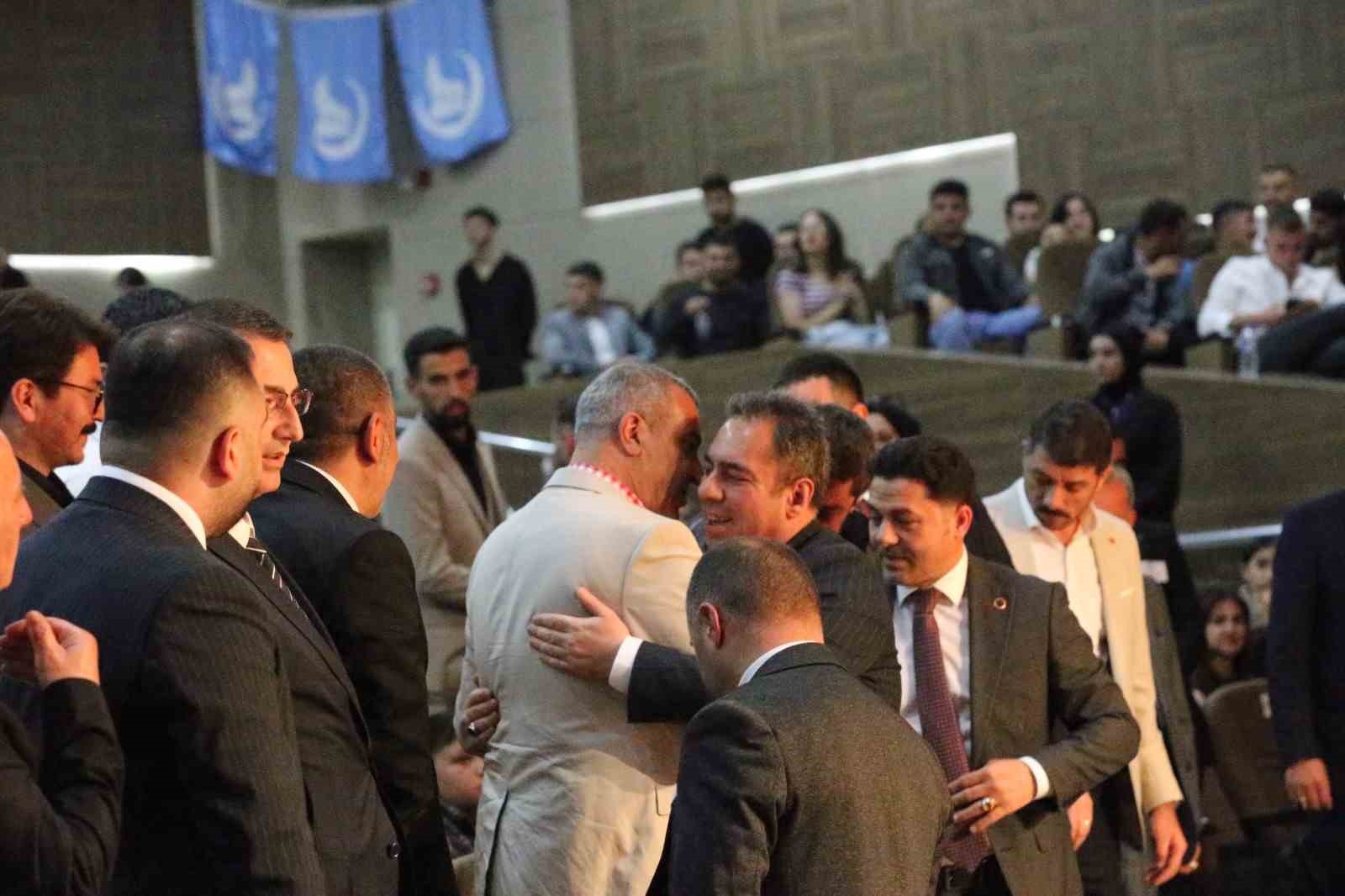 2025/05/ali-kinik-ardahanlilarla-bulustu-20250519AW45-2.jpg