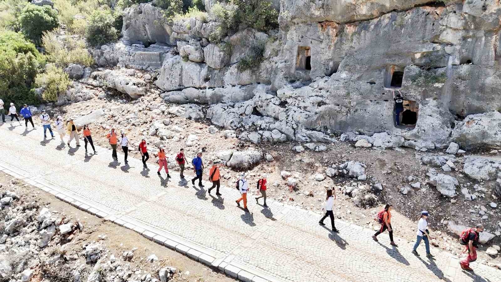 2025/05/antik-cagdan-gunumuze-uzanan-yolculuk-kilikya-yolu-ziyaretcilerini-agirladi-20250519AW45-1.jpg