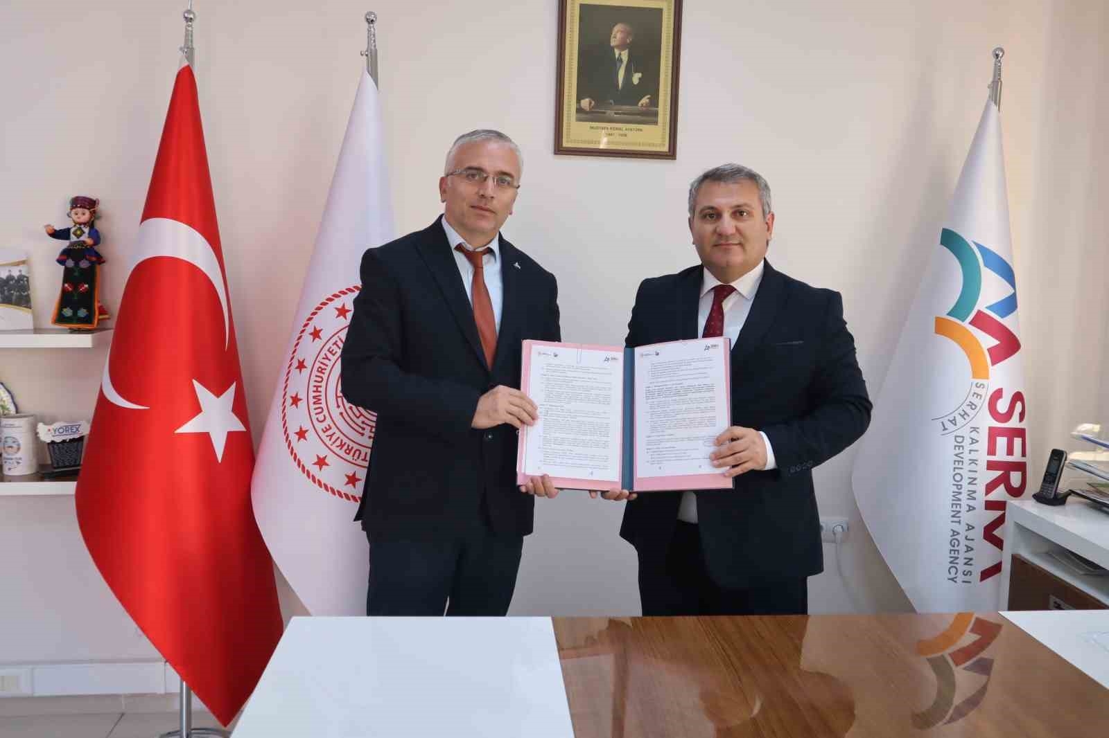 2025/05/ardahan-cicek-bali-ve-ari-urunlerinde-kalite-icin-teknik-destek-sozlesmesi-imzalandi-20250528AW46-2.jpg