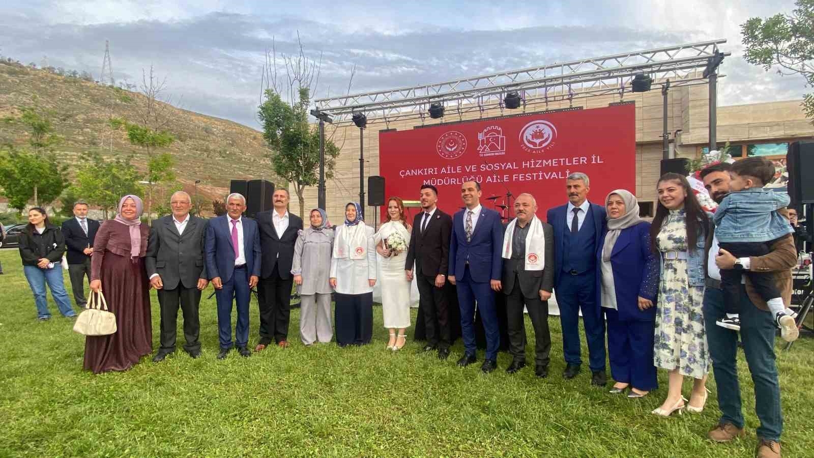 2025/05/bakan-yardimcisi-yenigun-devlet-destegiyle-evlenen-ciftin-nikah-sahidi-oldu-20250514AW45-1.jpg