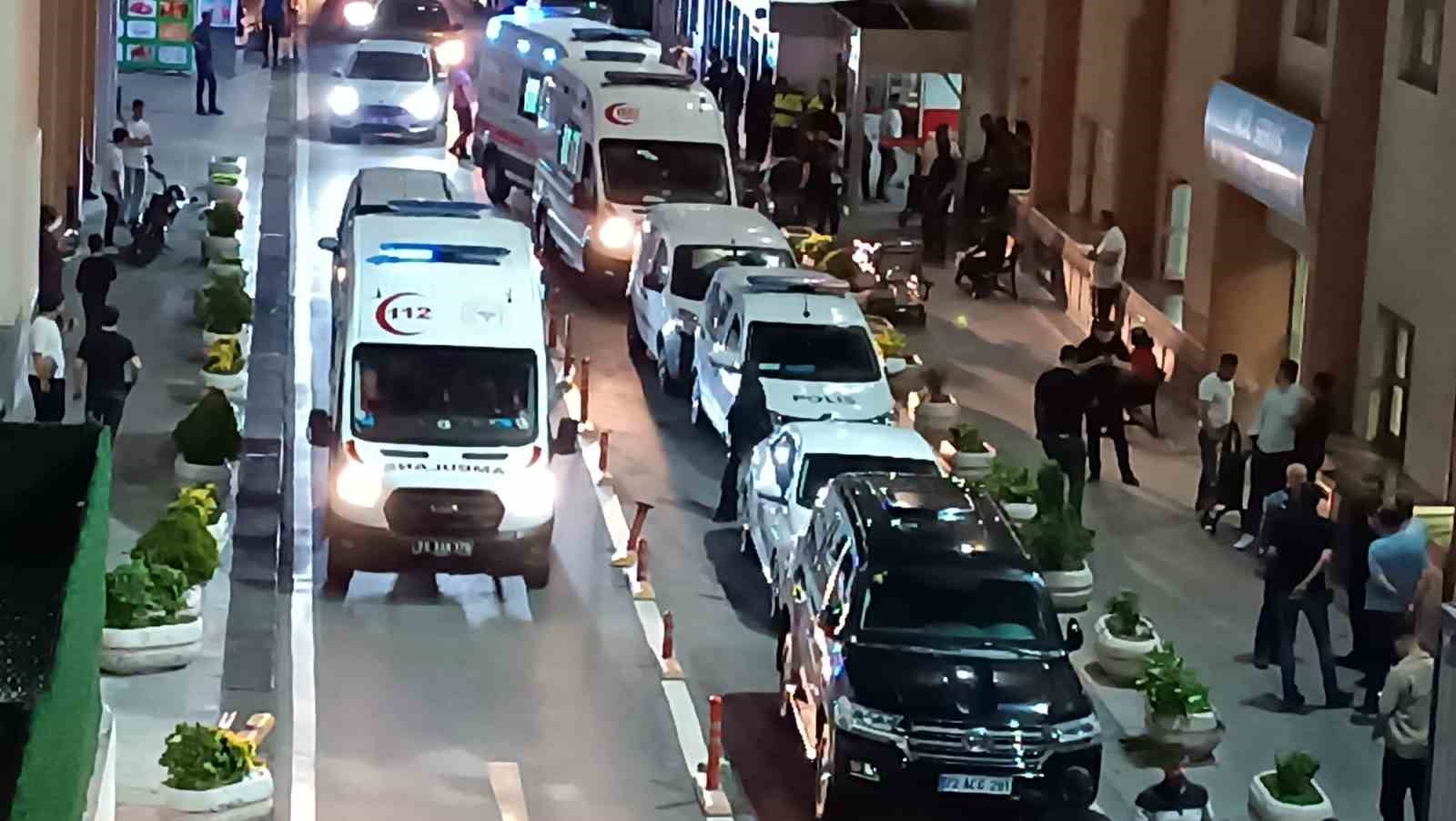 2025/05/batmanda-polis-memuru-ve-esi-motosiklet-kazasinda-yaralandi-20250512AW45-1.jpg
