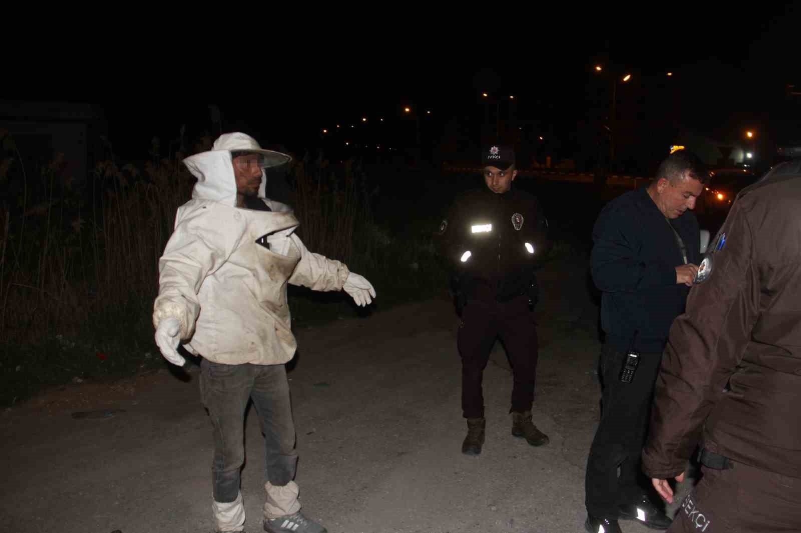 2025/05/beysehirde-ari-kovani-yuklu-kamyonet-devrildi-polis-hastanelik-oldu-20250508AW44-1.jpg