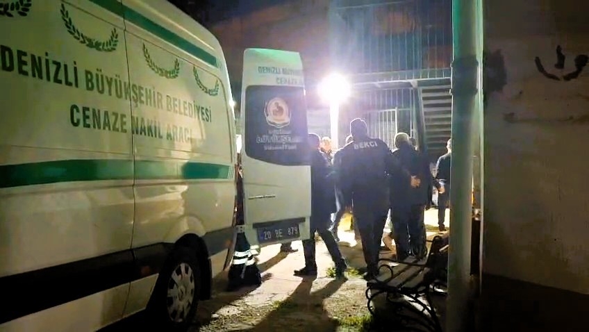 2025/05/denizli-kalede-yem-karma-makinesi-faciasi-besici-hayatini-kaybetti-20250506AW44-1.jpg