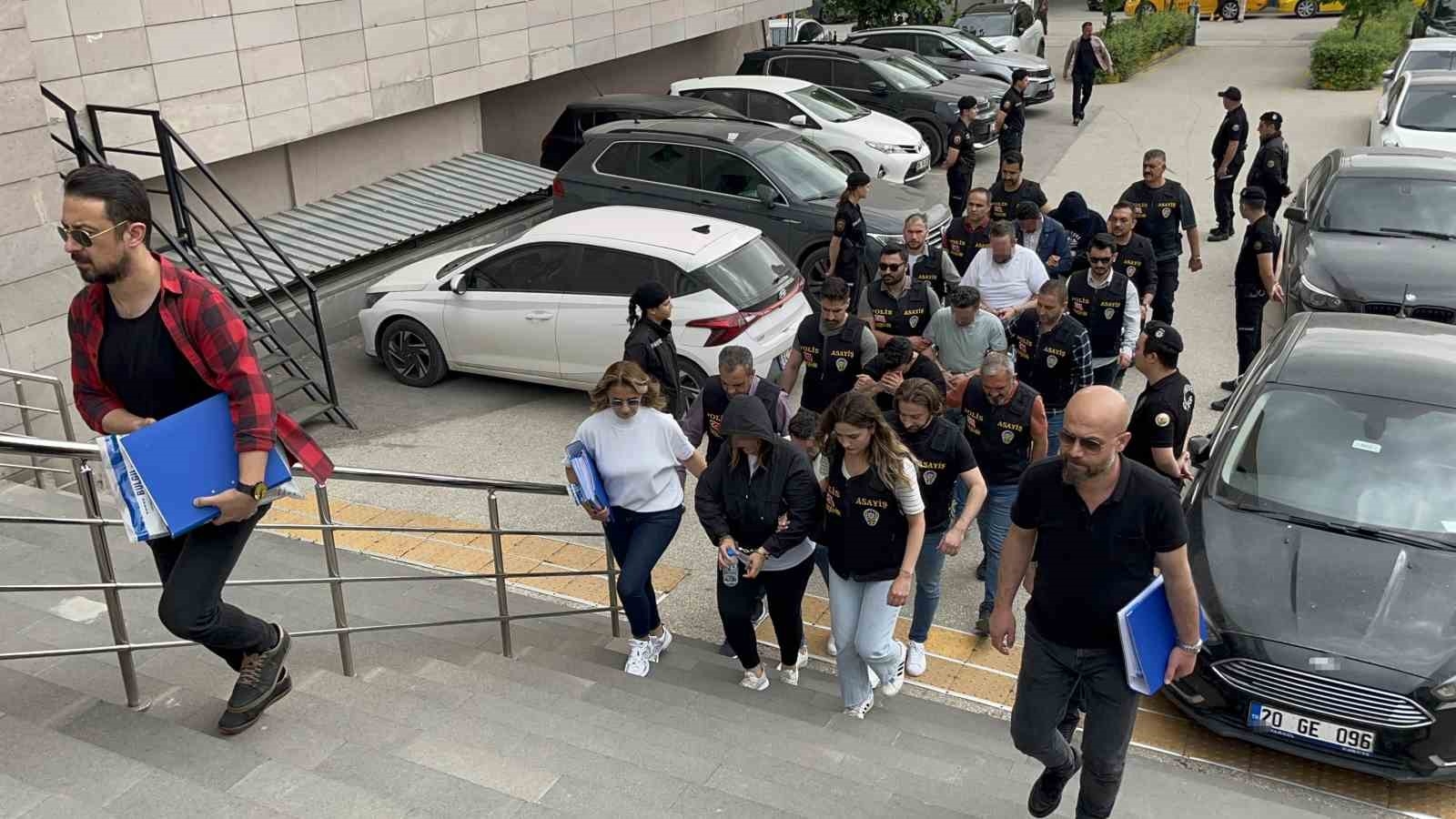 2025/05/fuhus-operasyonunda-gozaltina-alinan-7-supheli-adliyeye-sevk-edildi-20250526AW46-1.jpg