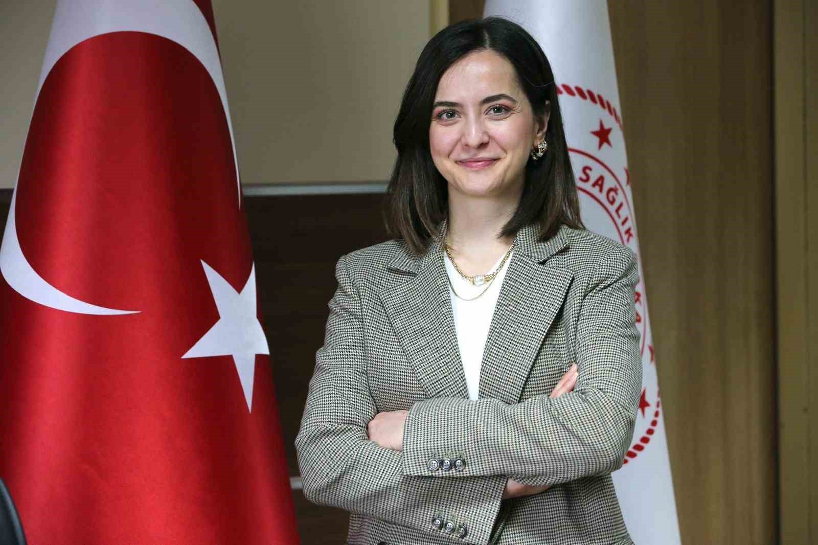2025/05/karsin-zehirli-endemik-otu-deli-bat-bat-uyariyor-her-ot-sifa-degildir-20250503AW44-1.jpg
