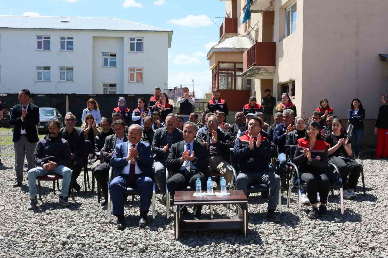 2025/05/karsta-yaglik-aycicegi-uretimi-artiyor-20250507AW44-1.jpg