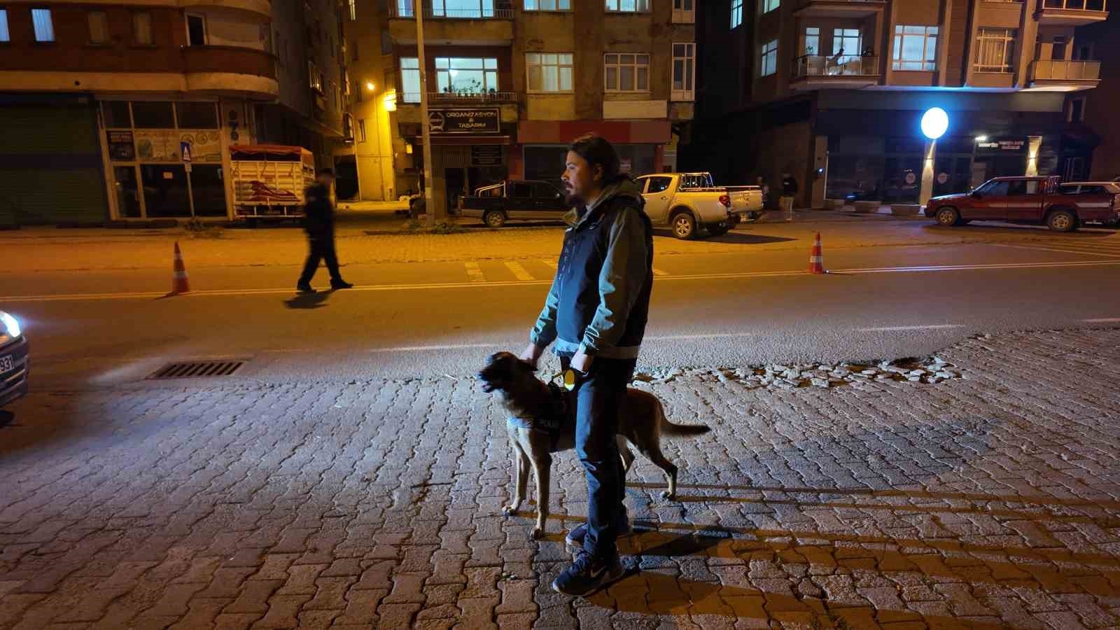 2025/05/narkotik-kopegi-pars-artvindeki-uyusturucu-operasyonlarinin-yildizi-oldu-20250524AW46-1.jpg