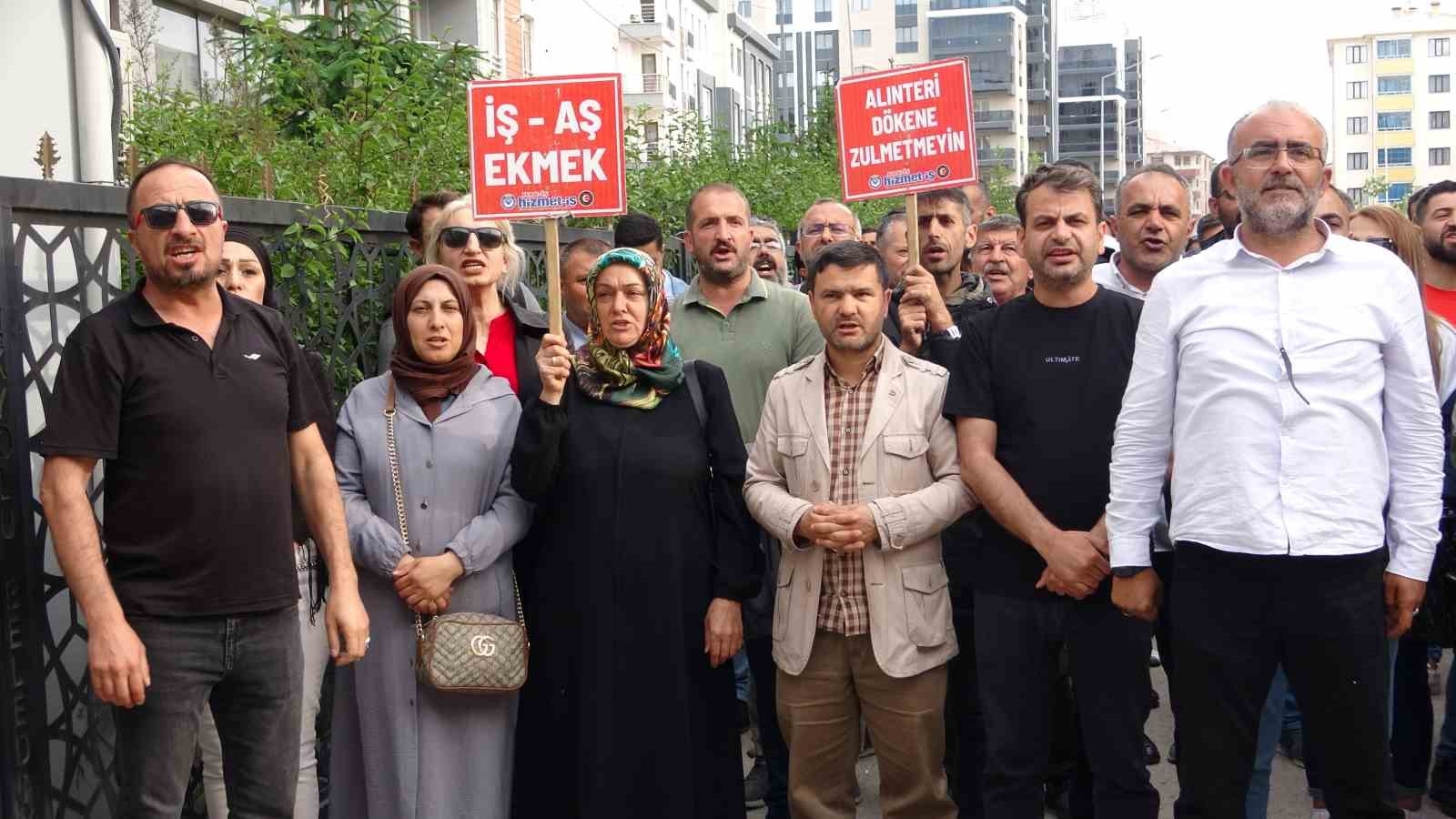 2025/06/belediyeden-isten-cikarilan-isciler-bayram-sekeri-alamayacak-duruma-geldik-20250607AW47-1.jpg