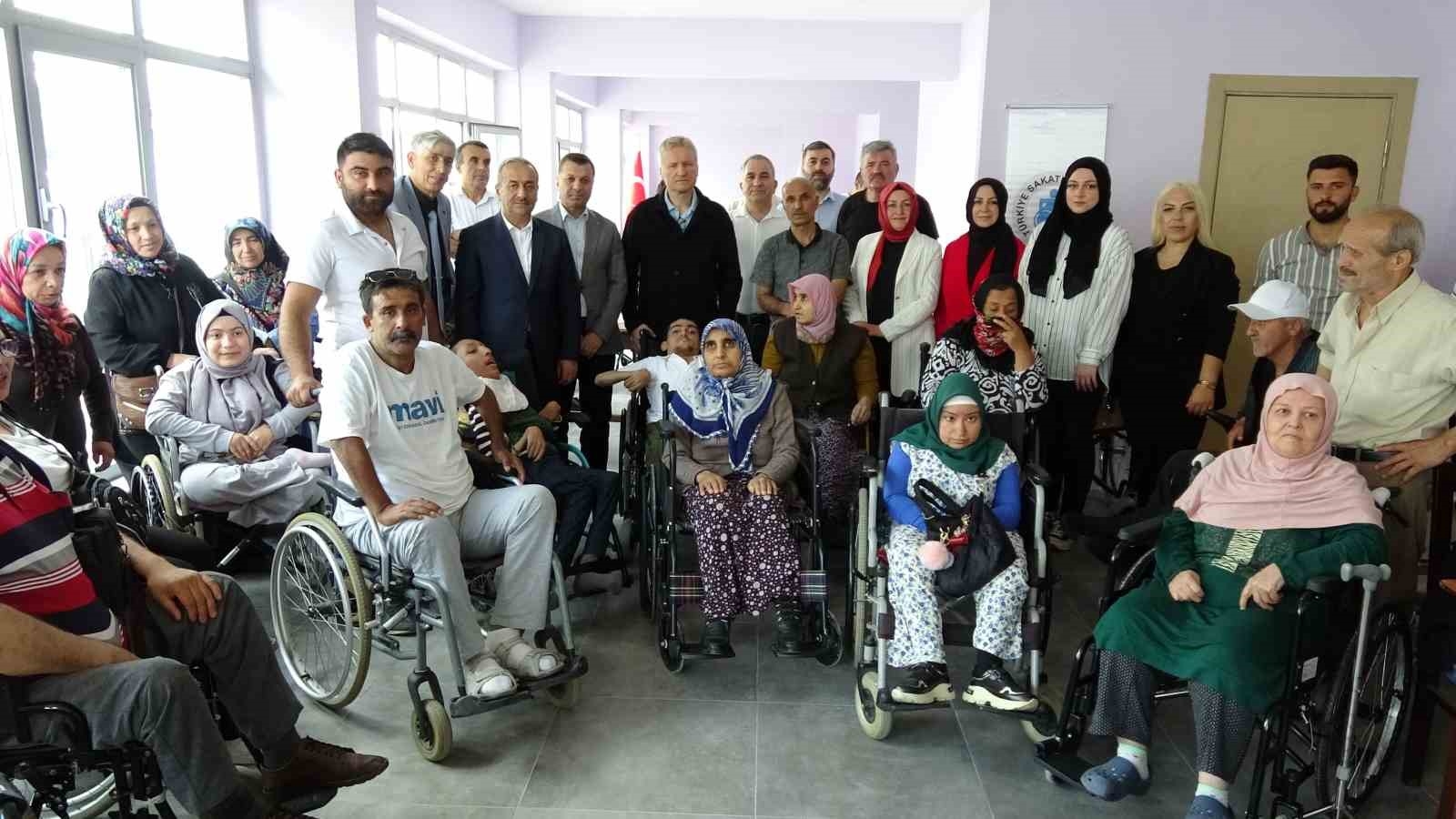 2025/06/karabukte-engellilere-bayram-oncesi-tekerlekli-sandalye-destegi-20250531AW46-1.jpg