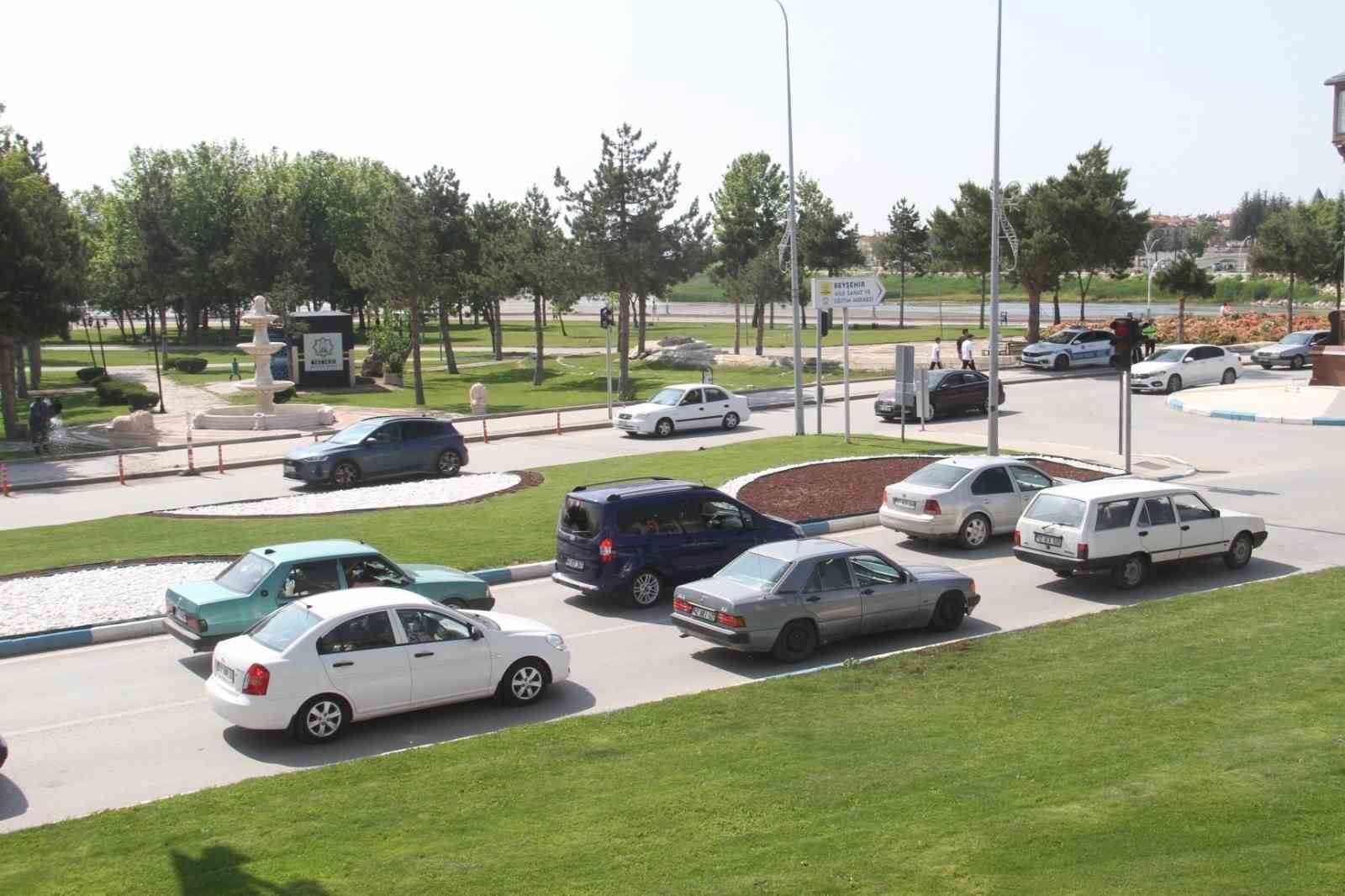 2025/06/konya-antalya-karayolunda-bayram-yogunlugu-20250605AW47-1.jpg