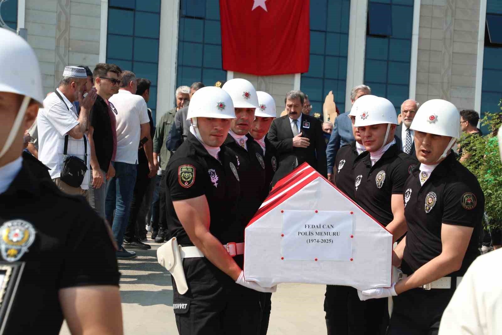 2025/06/samsunda-kalp-krizi-sonucu-hayatini-kaybeden-polis-memuru-icin-toren-duzenlendi-20250611AW47-1.jpg