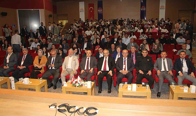 10 ülkeden 77 bilim insanının katıldığı &#039;İrfan Geleneği&#039; sempozyumu başladı