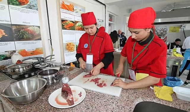 4 İlin Lise Öğrencileri Yemekte Yarıştı