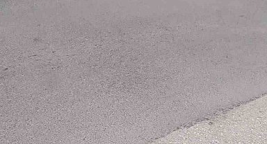 7 aylık bebeğini yola bıraktı