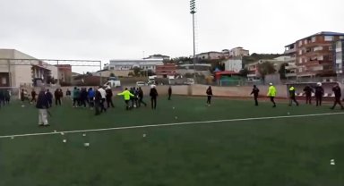 Amatör ligde tekmeler havada uçtu