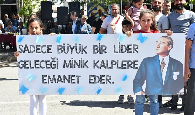 Aralık’ta 23 Nisan Ulasal Egemenlik ve Çocuk Bayramı büyük bir coşku ile kutlandı