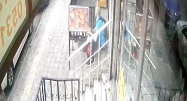 Bahçelievler'de 2 ay boyunca dükkanın önünden süt çalan hırsız kamerada