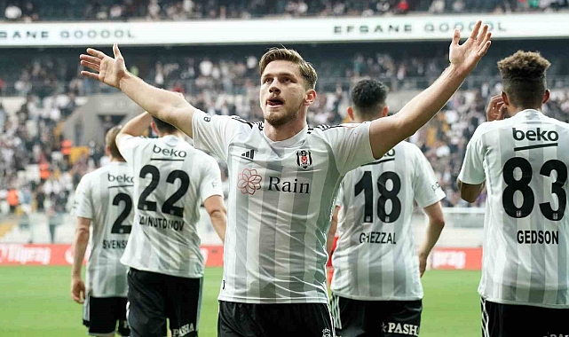 Beşiktaş&#039;ın en büyük kozu Semih Kılıçsoy, Fenerbahçe maçında sahada