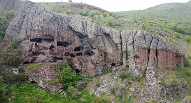 Binlerce yıllık tarihi olan 5 katlı Zağ mağaraları turizme kazandırılmayı bekleniyor