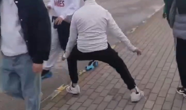 Bir garip olay: Yolda yürüyenleri önce korkuttular, sonra saldırdılar