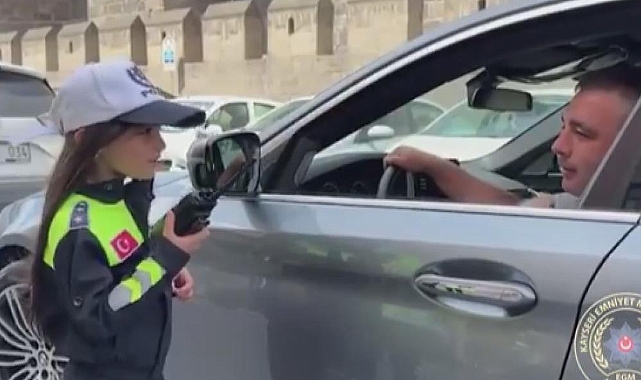 Çocuklar trafik polisi oldu, denetimlere katıldı