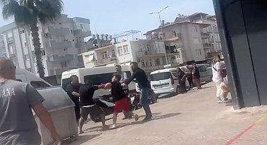 Ehliyetsiz sürücünün çarptığı motosiklet sürücüsü ağır yaralandı, kaza sonrası kavga çıktı