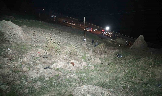 Erzurum&#039;da feci kaza: 3 ölü, 2 yaralı