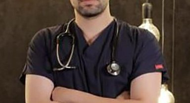 Feci kazada yaralanan doktor hastanede hayatını kaybetti