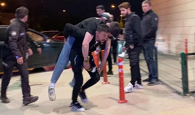 Futbol turnuvasındaki bıçaklı kavga kamerada: 2&#039;si ağır 3 yaralı