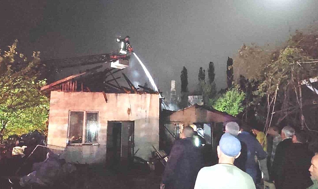 Hisarcık&#039;ta ekmek fırınında çıkan yangın korkuttu