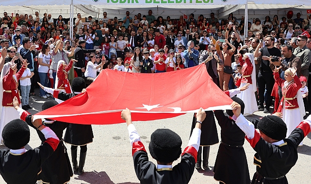 Iğdır&#039;da 23 Nisan Ulusal Egemenlik ve Çocuk Bayramı kutlamaları renkli görüntülere sahne oldu