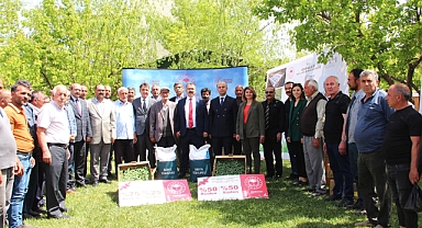 Iğdır'da hibe destekli sebze fidesi ve soya tohumu dağıtımı yapıldı