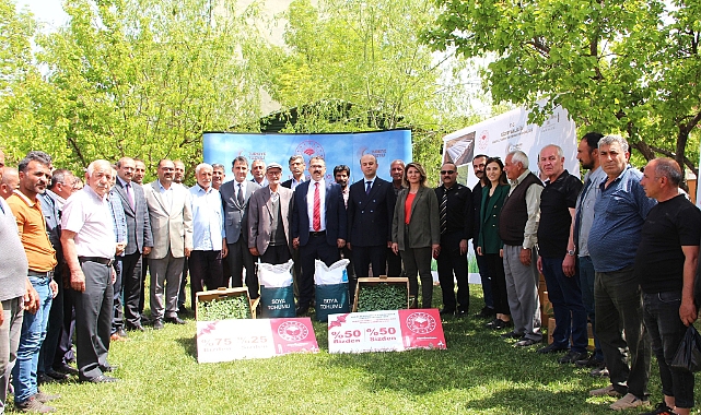 Iğdır&#039;da hibe destekli sebze fidesi ve soya tohumu dağıtımı yapıldı