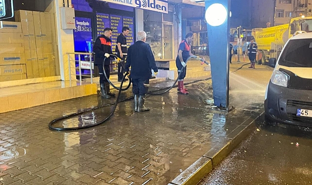 Iğdır’da kaldırım ve yollar yıkanıyor