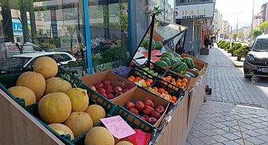Iğdır’da yaz meyveleri tezgâhlara çıktı ama fiyatlar cep yakıyor