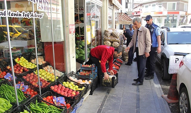 İşgal edilen kaldırımlara zabıta denetimi