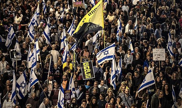 İsrail&#039;de binlerce kişi sokaklara indi! Hükümetin istifasını istedi