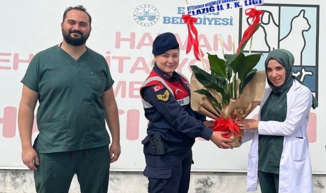 Jandarma ekiplerinden anlamlı kutlama