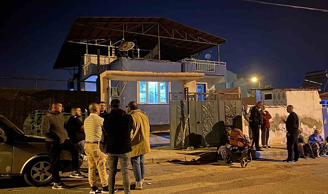 Karısını tüfekle öldürüp intihar etti