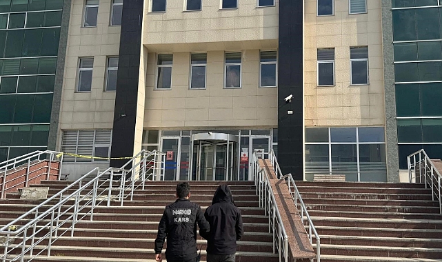 Kars polisi Narkotik Dedektör Köpeği Daxo uyuşturucu tacirlerine geçit vermiyor