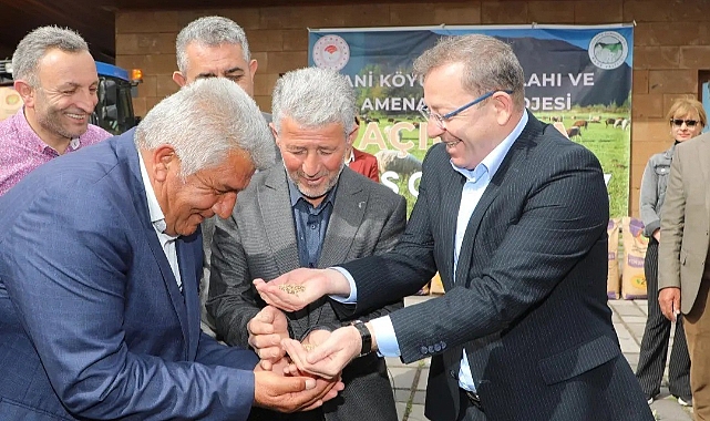 Kars’ta çiftçilere yüz ton tohum dağıtıldı
