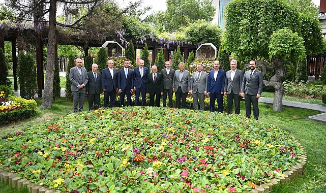 KTO heyetini ağırlayan Başkan Büyükkılıç&#039;a &quot;birlik&quot; vurgusu