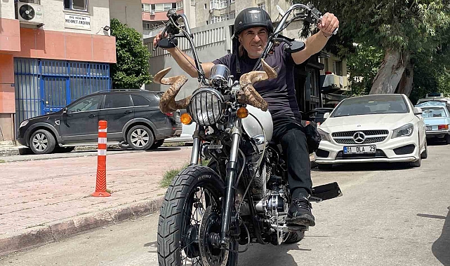 Motosikletine dağ keçisi boynuzu taktı, trafikte ilgi odağı oldu