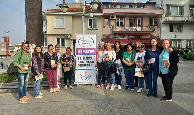 Mudanya&#039;da &quot;Kitabını al da gel&quot; meydanı doldurdu