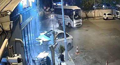 Önüne minibüs çıkınca direksiyonu kırdı, son sürat işyerine girdi
